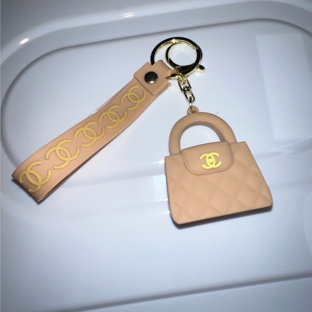 Various Luxury Keyholders,see pics - Picture 13 of 16